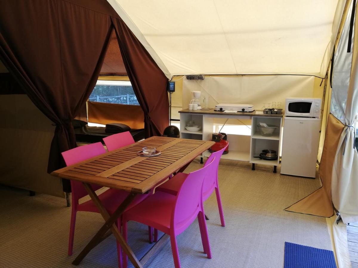 Camping La Fritillaire 호텔 Savigny-en-véron 외부 사진